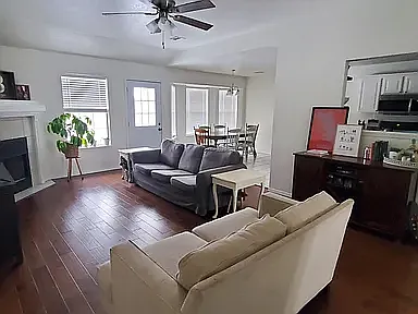 531 Walker St — Photo 3
