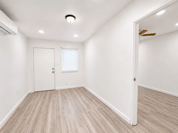 2820 32nd Ave APT B, Sacramento, CA 95824