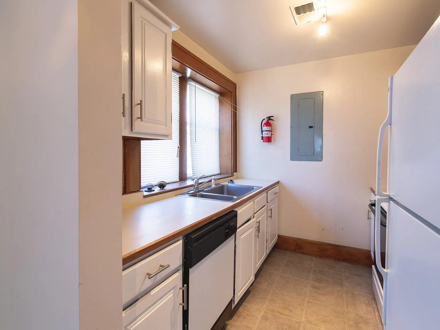 2 bed, 2.0 bath, 950 sqft, $1,375 — Photo 3