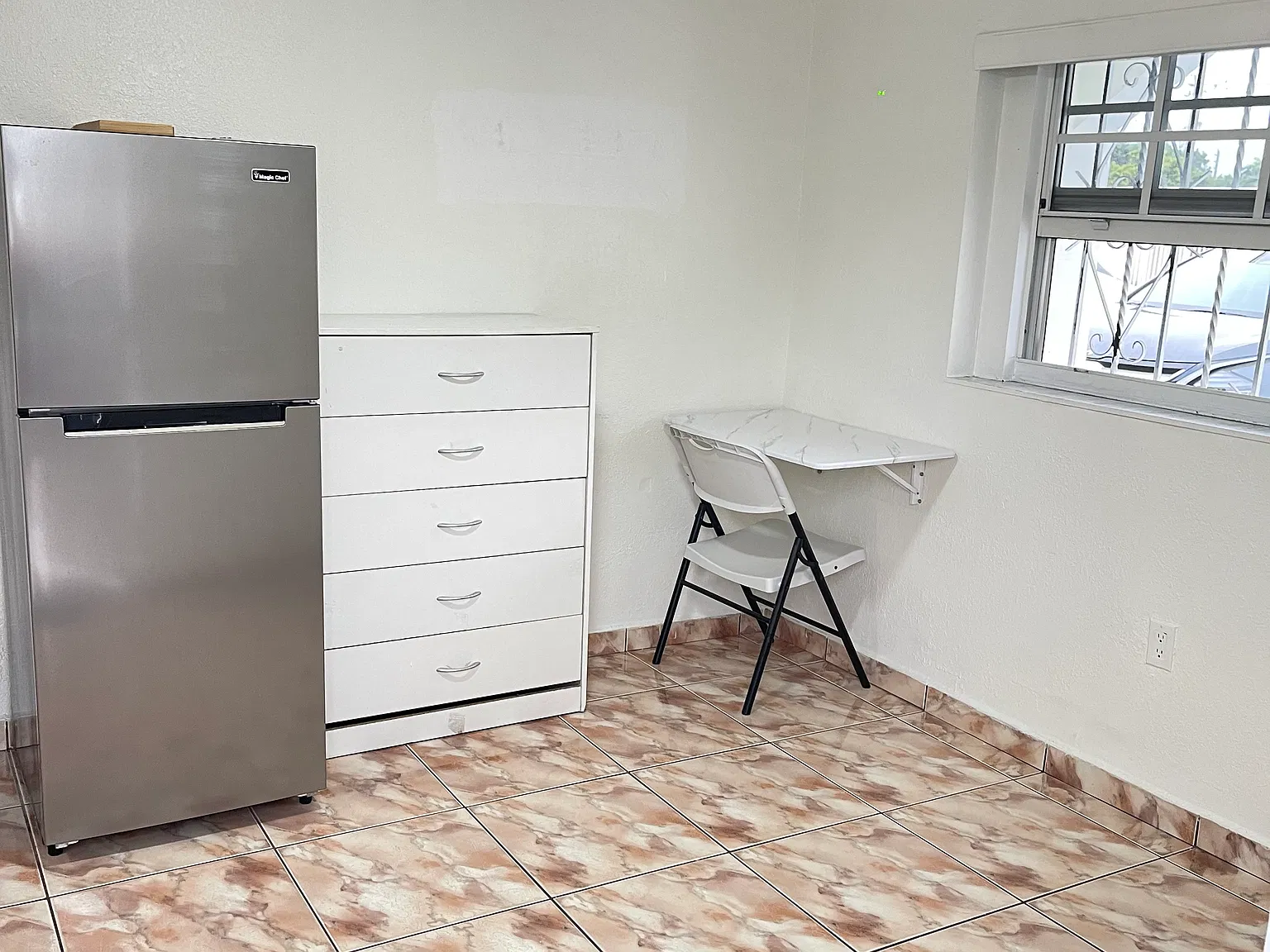 1 bed, $1,300 — Photo 2