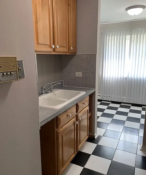 1175 N Boxwood Dr #G2 — Photo 8