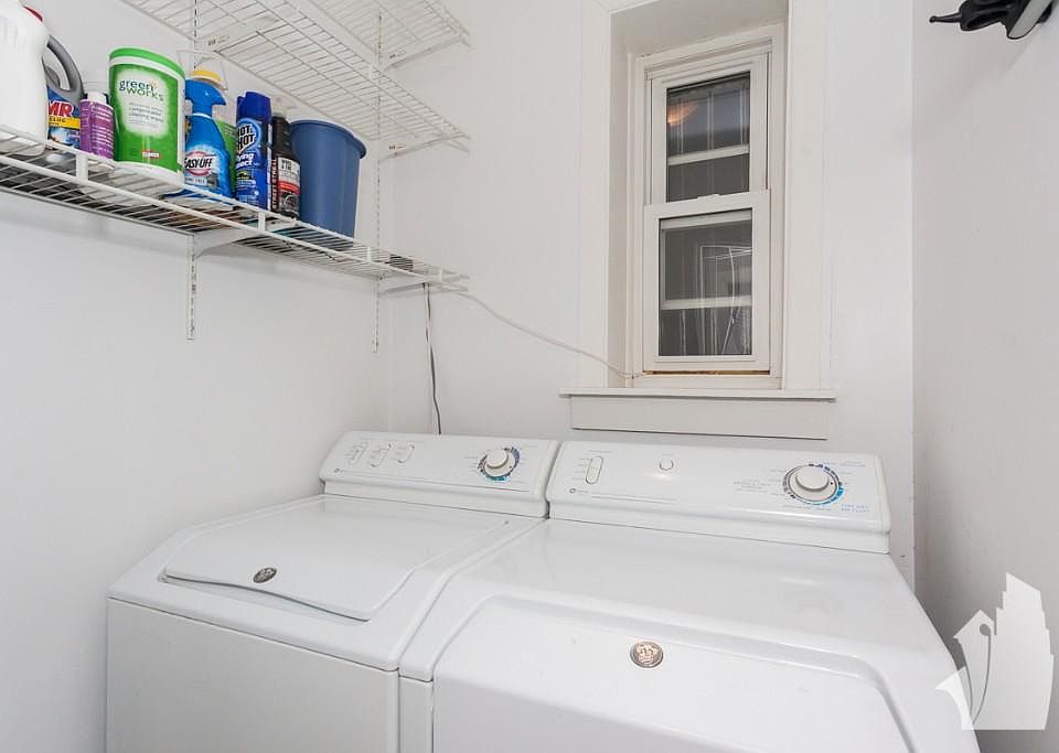 1st image of 1036 W Balmoral Ave #1A