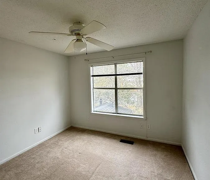 1722 Saint Charles Pl — Photo 15