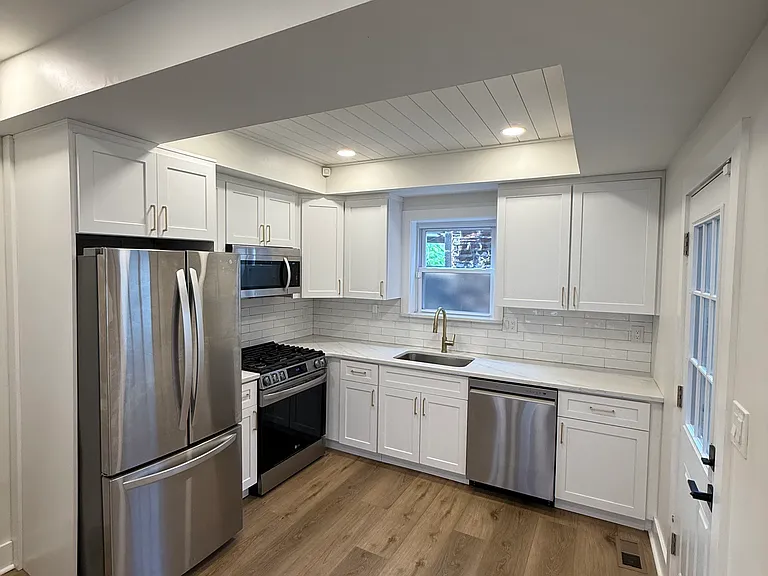 155 W Palmer St — Photo 5