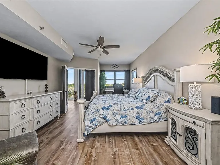5408 Eagles Point Cir #302 — Photo 19
