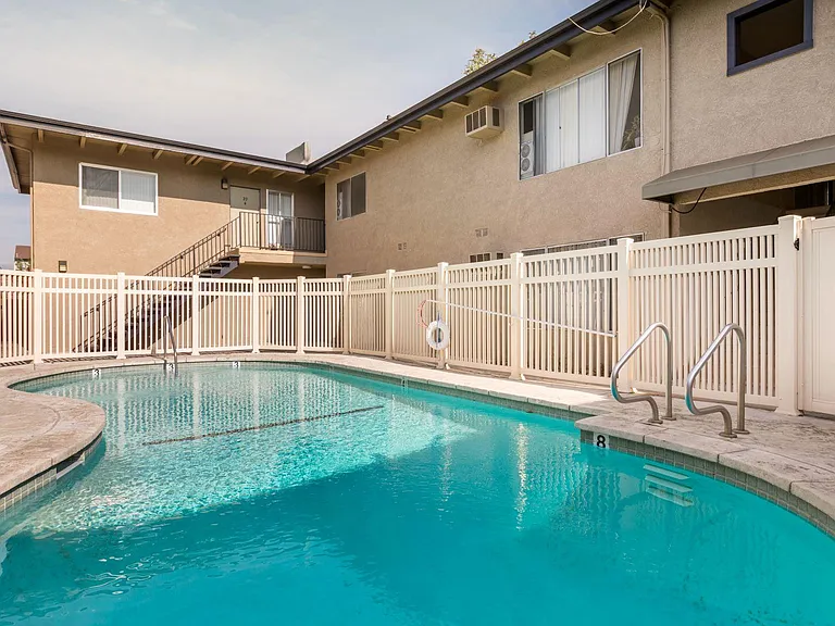 Parthenia Terrace Apartments — Photo 30
