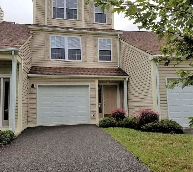 1st image of 335 Huff Heritage Ln