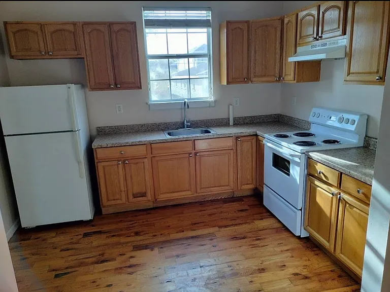 2255 N Prieur St — Photo 3