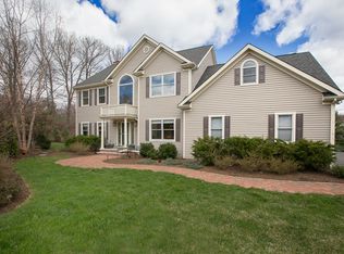 2 Bridle Ct, Mountain Lakes, NJ 07046