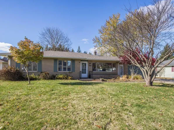 8926 Dolphin St, Portage, MI 49024