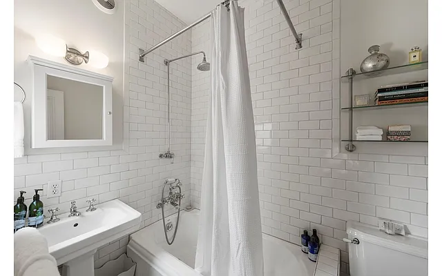 Rented by Douglas Elliman | media 17