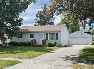 1806 Sun Valley Dr, Beloit, WI 53511