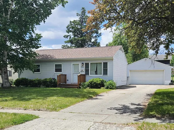 1806 Sun Valley Dr, Beloit, WI 53511
