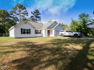 128 Millicent Ct, Bogue, NC 28570