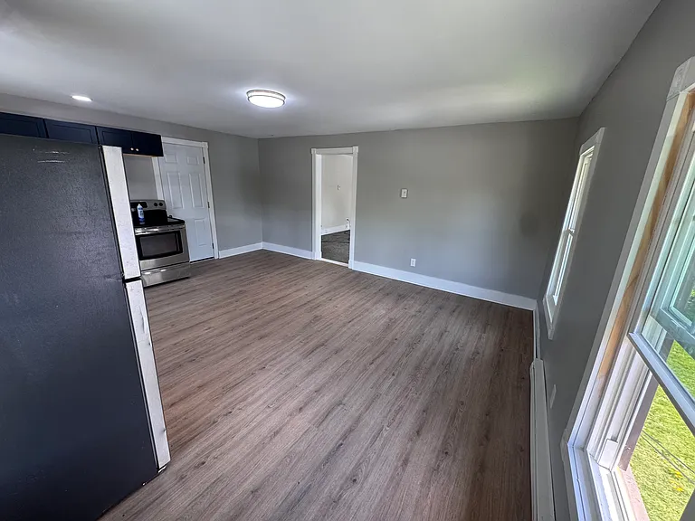 900 N Porter St — Photo 4