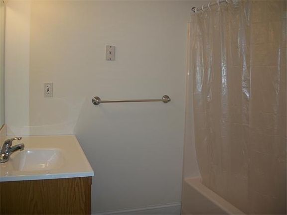 5th image of 44 Grove St