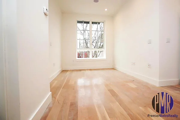 Rented by Premier Metro Realty Corp | media 21