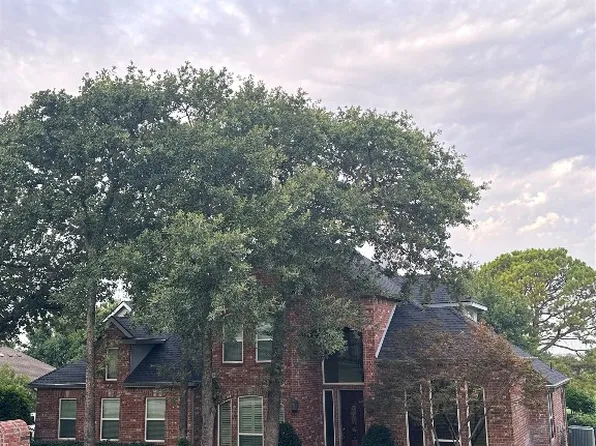 1642 Oak Ridge Dr, Corinth, TX 76210