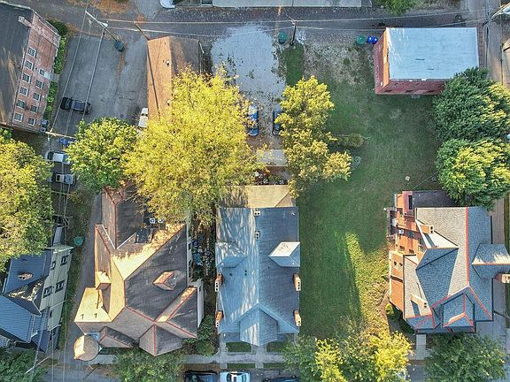 3rd image of 33 S Monroe Ave