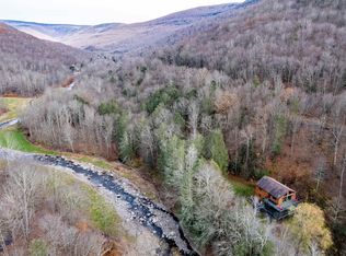 94 Meadowbrook Dr, Lanesville, NY 12450