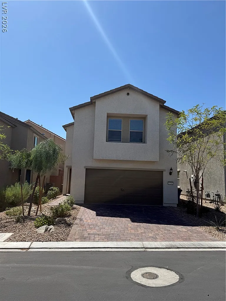 3 bed, 2.5 bath, 1690 sqft, $2,150 — Photo 1