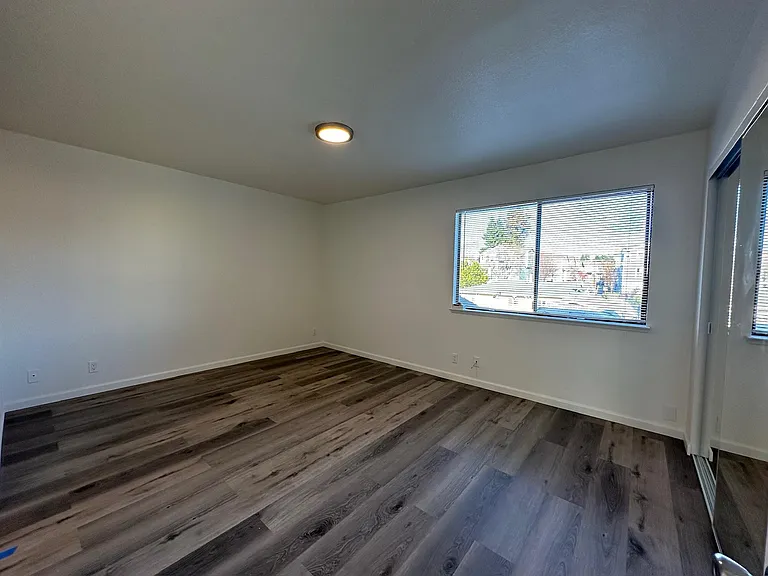 570 Dean St — Photo 10