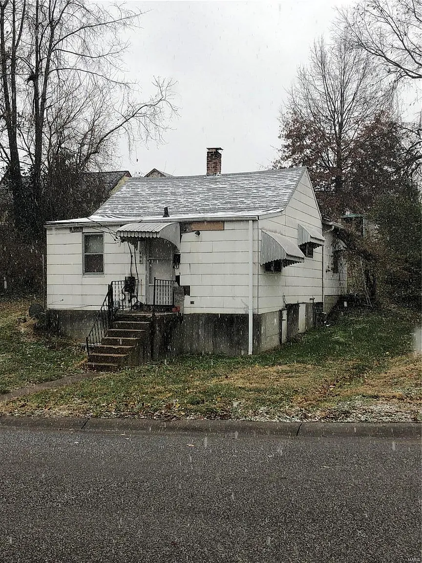 408 E 2nd St photo 1