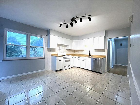 4th image of 2668 Jonathan Dr