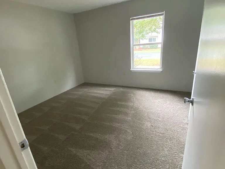 Island Club Apartments — Photo 11
