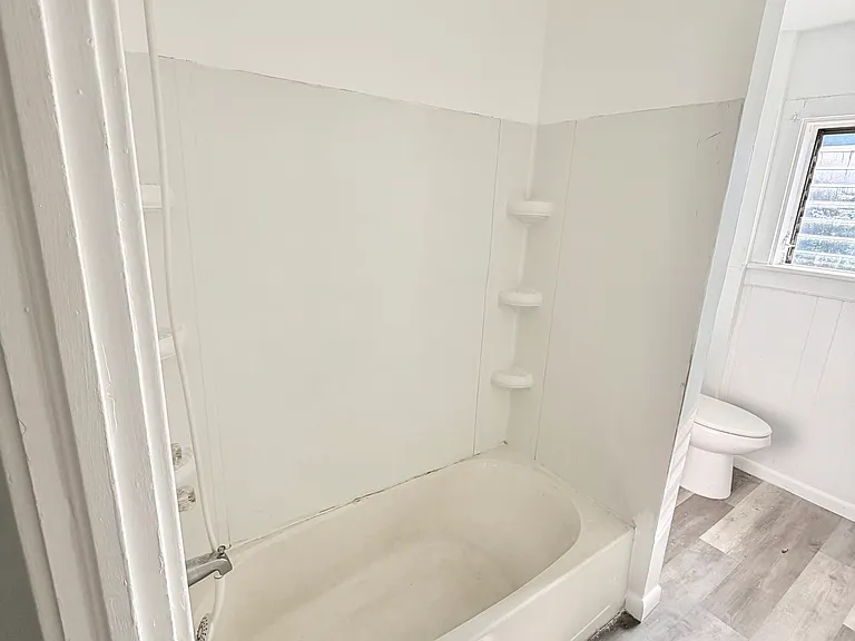 710 High St N — Photo 14