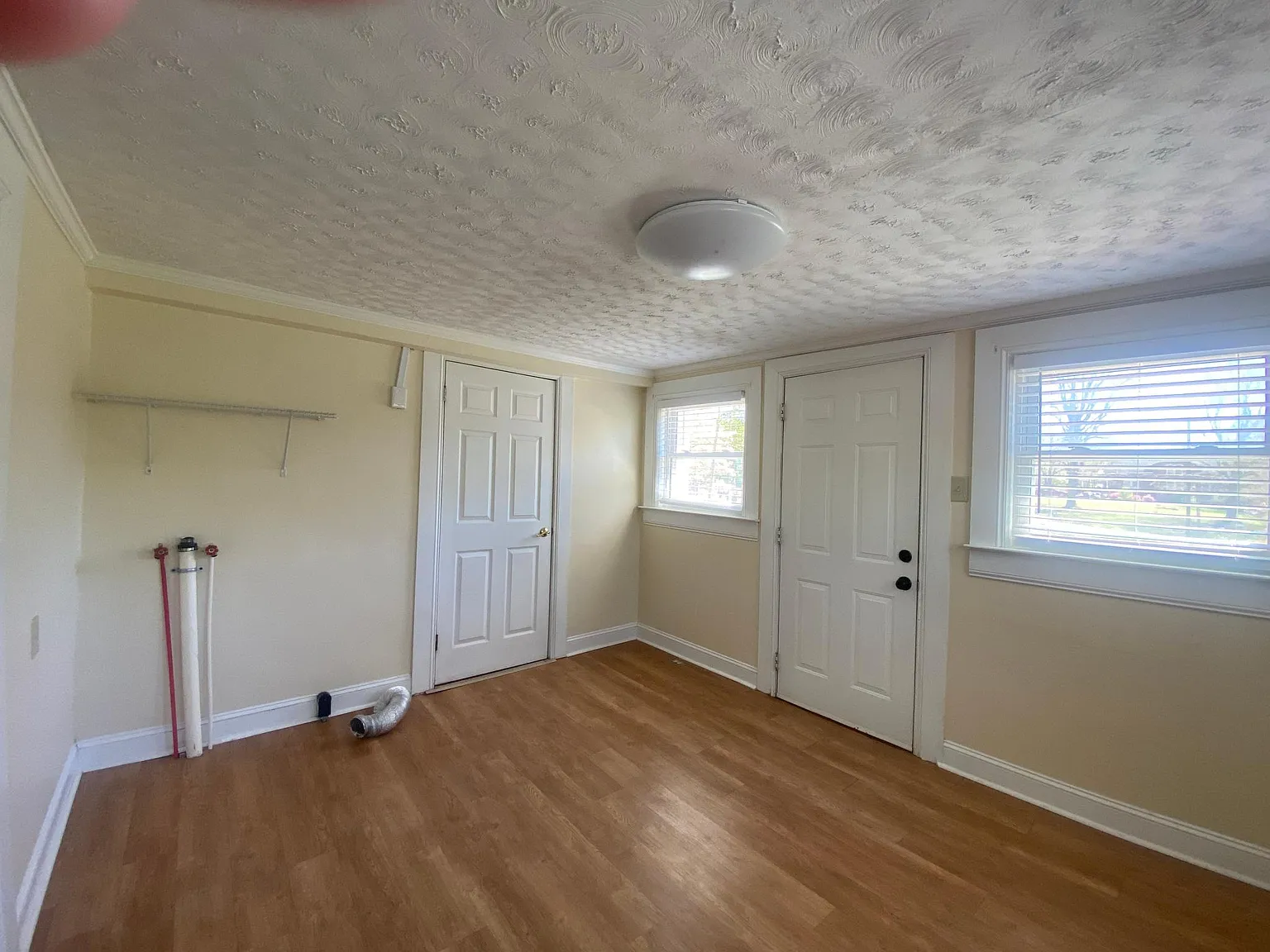 3 bed, 1050 sqft, $1,700 — Photo 4