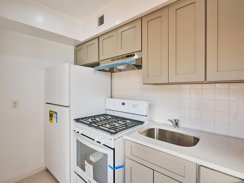 963 Glenmore Ave 2, Brooklyn, NY 11208 Zillow