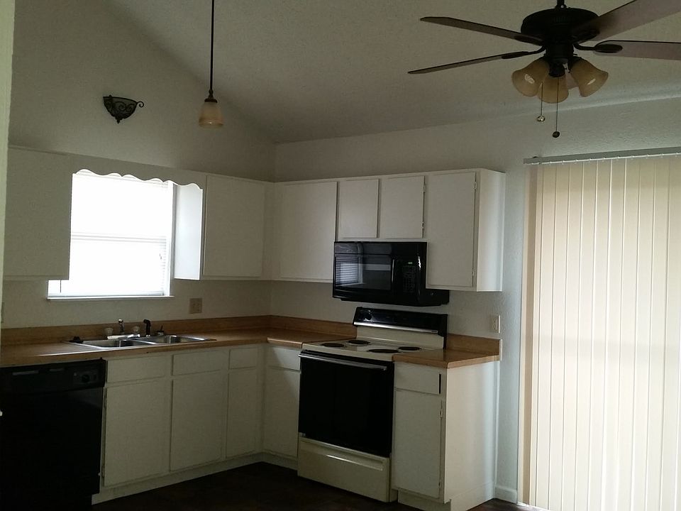 2nd image of 1514 NW Cardiff Dr