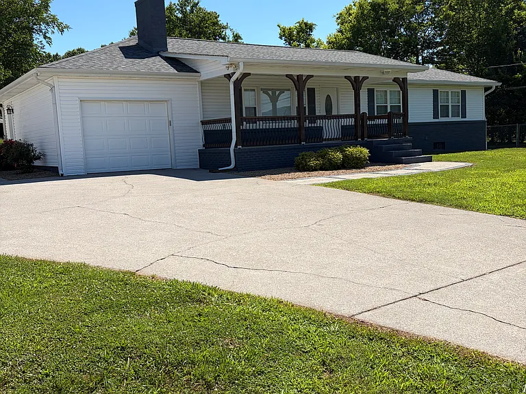 1616 Carpenters Campground Rd — Photo 1