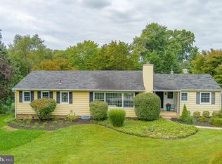 415 School Ln, Wayne, PA 19087