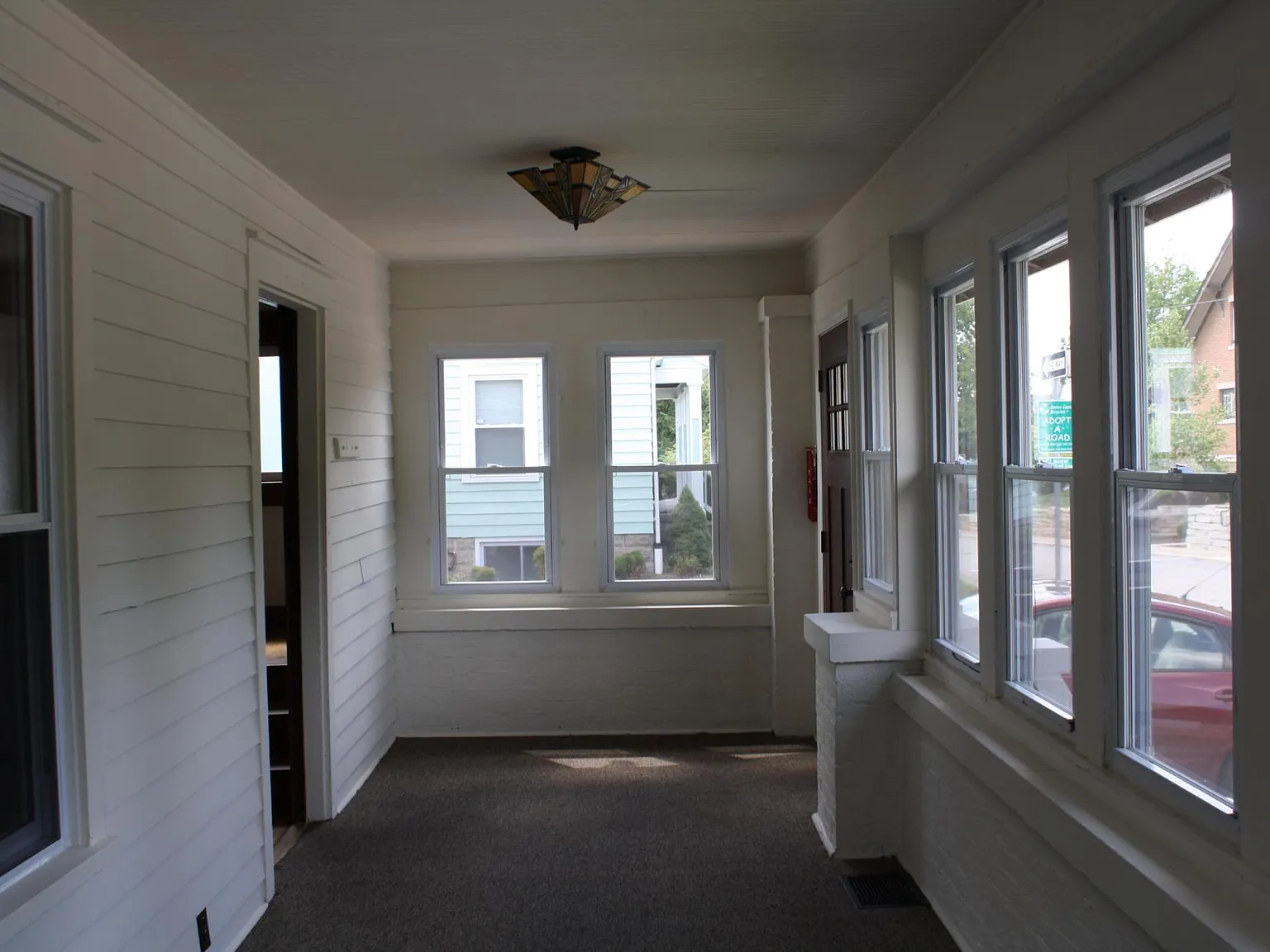 4 bed, 2302 sqft, $5,600 — Photo 2