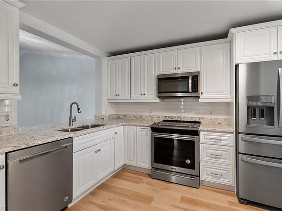 5th image of 7750 Jewel LN #201
