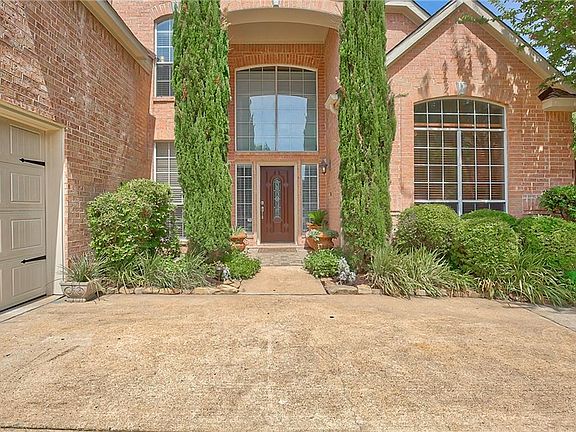 2nd image of 1505 Hunters Creek Dr
