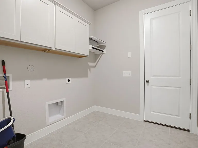 24710 Faraday — Photo 20