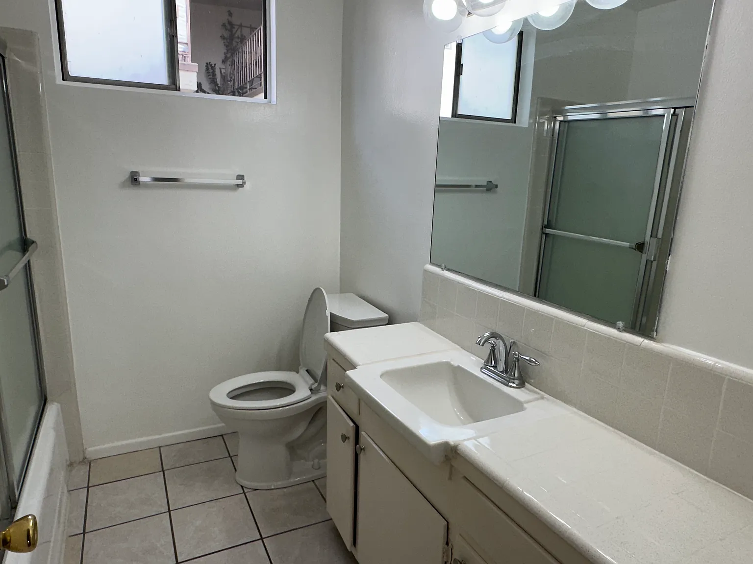 930 Westbourne Drive — Photo 4