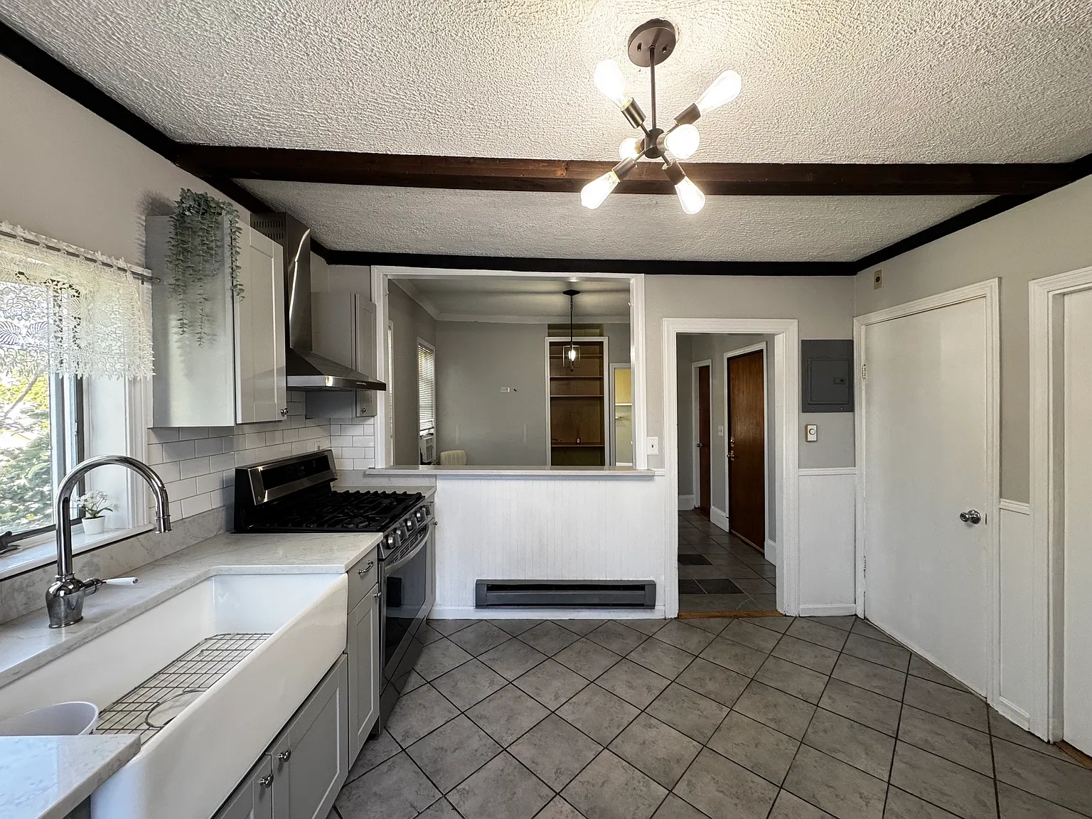 2 bed, 800 sqft, $3,200 — Photo 3