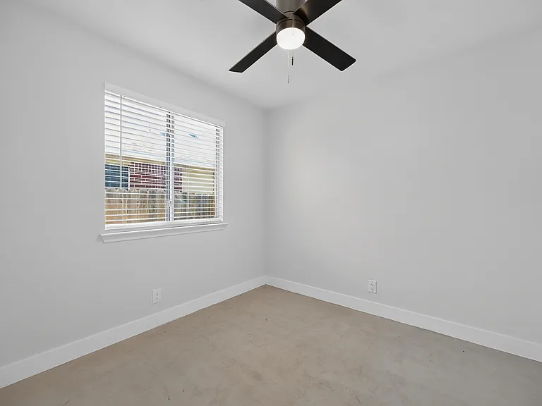 14511 Oliphant St — Photo 20