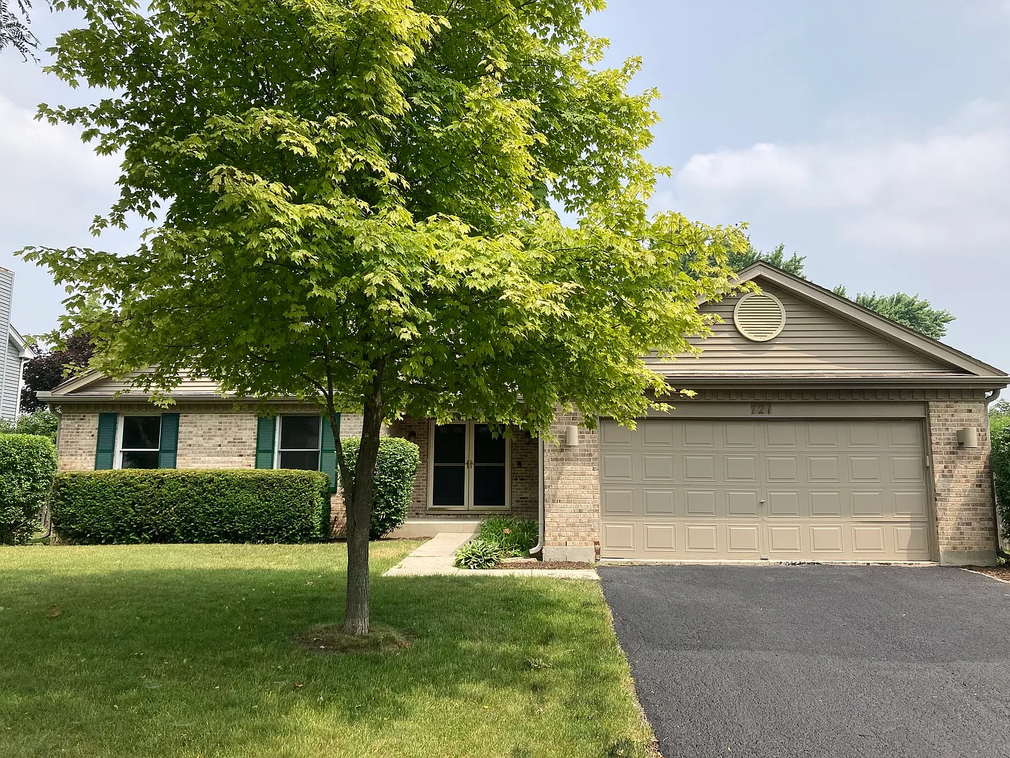 721 Mayfair Ln photo 1
