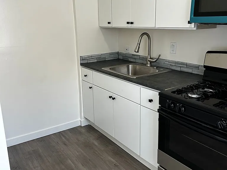 2510-2518 Toberman St — Photo 12