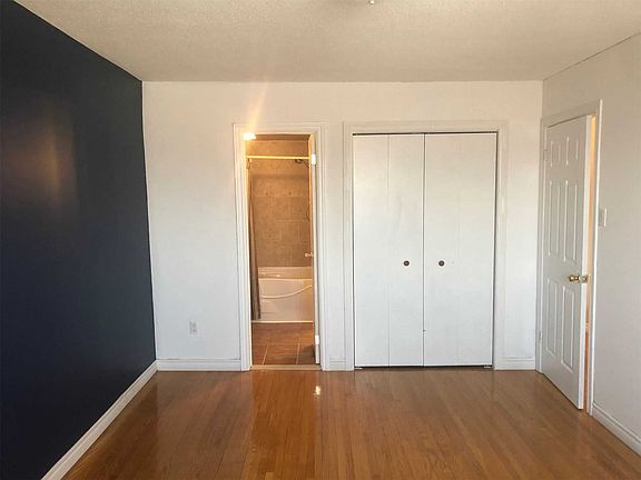 4th image of 4045 Dunmow Cres