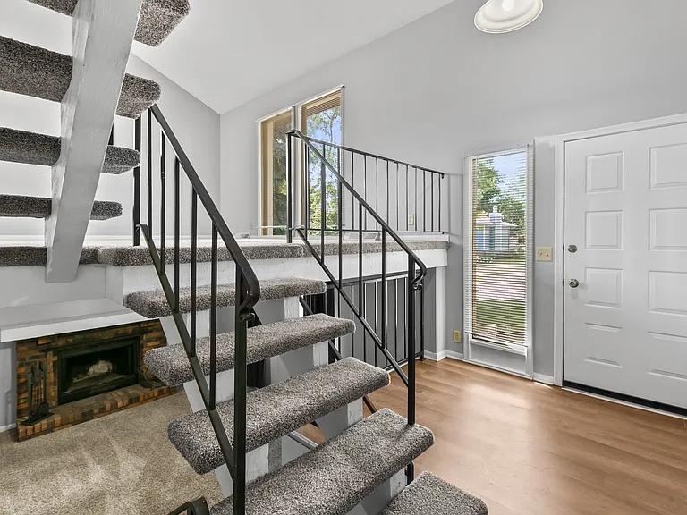 12728 Corby St — Photo 2