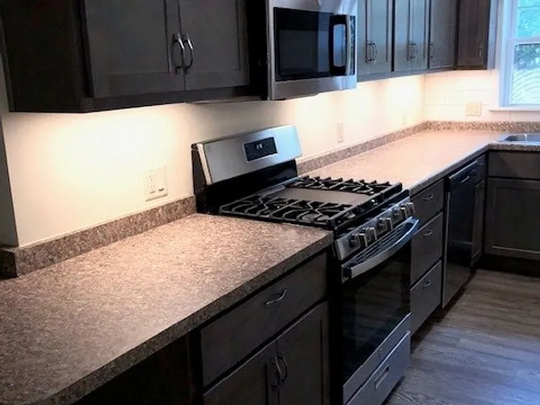 2420 E Washington Ave — Photo 22