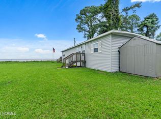 608 Va Lee Beach Rd, Columbia, NC 27925