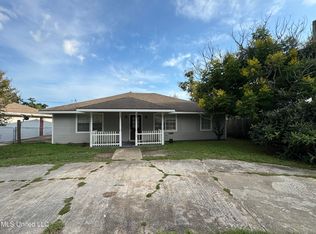 213 Oak St, Long Beach, MS 39560