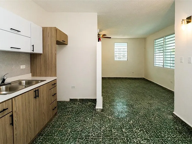 1041B Luis Cordova Chirino Ext — Photo 6